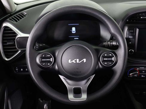 Used 2023 Kia Soul LX FWD image 34