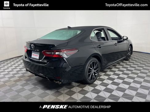 Used 2024 Toyota Camry SE image 12