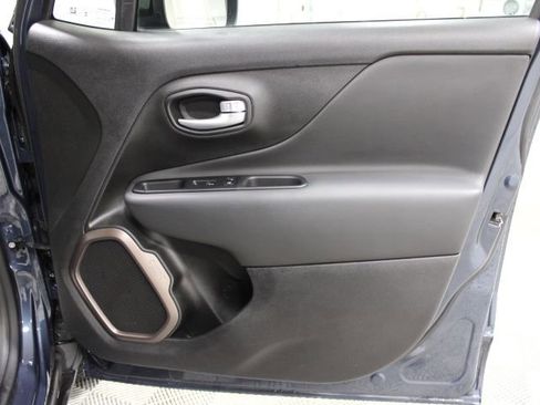 Used 2023 Jeep Renegade Latitude image 19