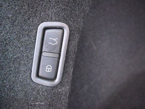 Used 2023 Maserati Levante GT AWD/4WD image 16