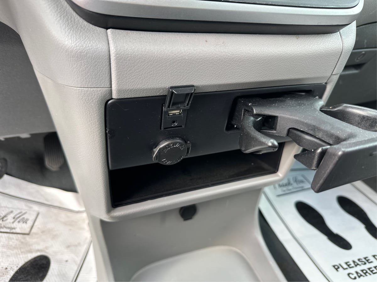 Used 2020 Toyota Sienna LE w/ LE Preferred Package FWD image 14