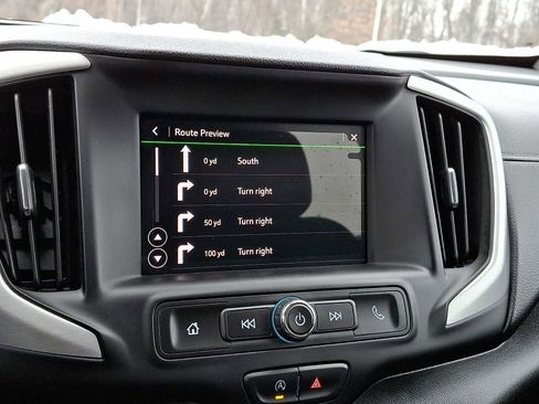 Used 2023 GMC Terrain SLE w/ Driver Convenience Package image 16