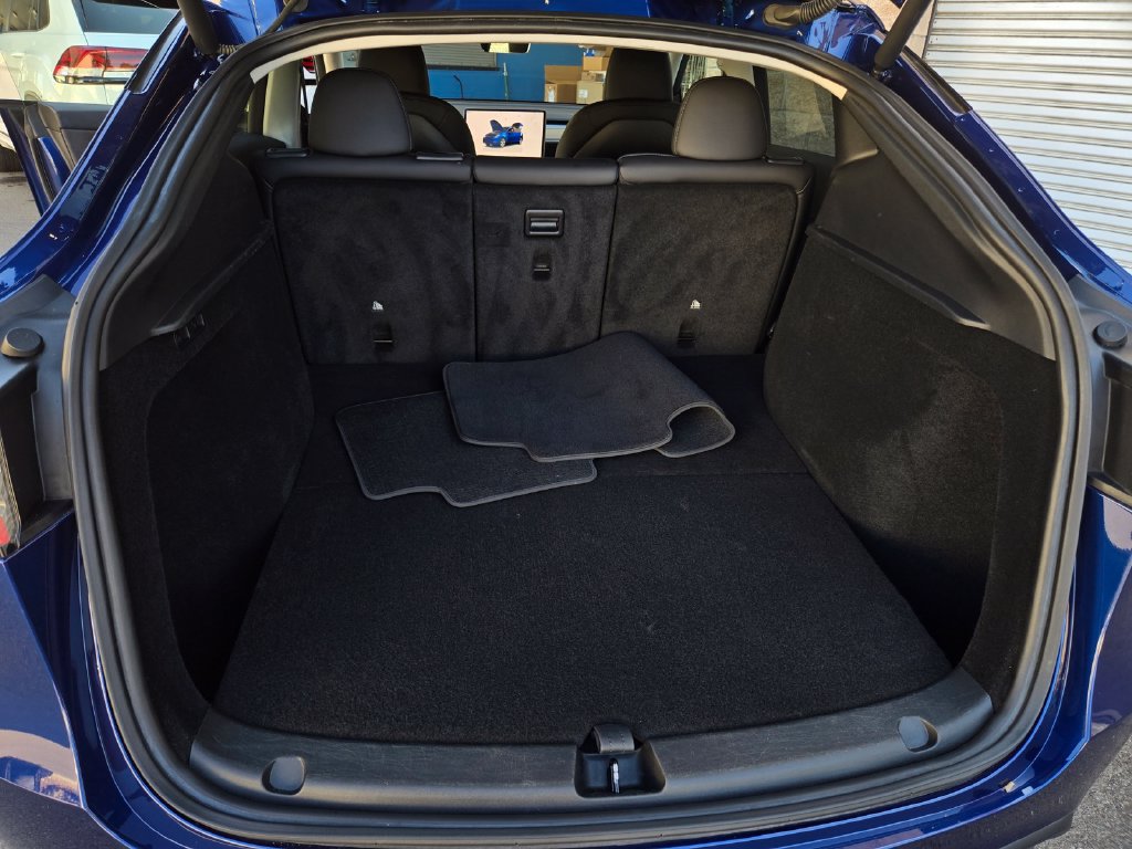 Used 2023 Tesla Model Y Long Range AWD/4WD image 23