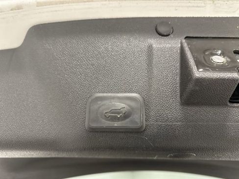 Used 2017 GMC Acadia Limited SLT image 25