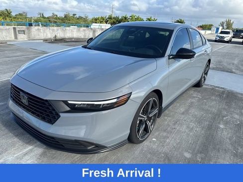 Used 2025 Honda Accord Sport image 1