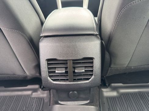 Used 2020 Ford Fusion SE image 25