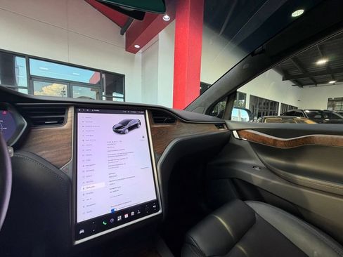 Used 2023 Tesla Model X AWD/4WD image 28