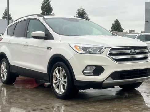 Used 2019 Ford Escape SEL image 10
