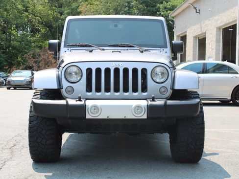 Used 2015 Jeep Wrangler Unlimited Sahara w/ Connectivity Group AWD/4WD image 2
