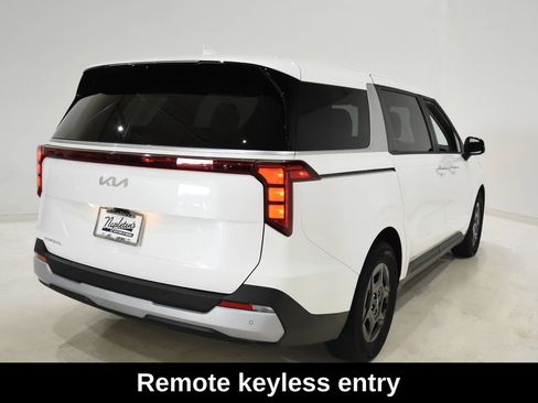 Used 2026 Kia Carnival FWD image 4