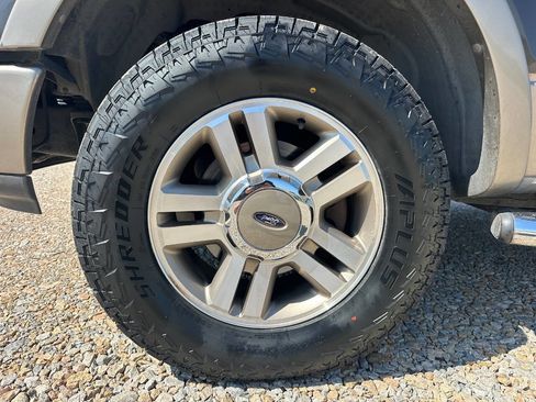 Used 2005 Ford F150 Lariat AWD/4WD image 27