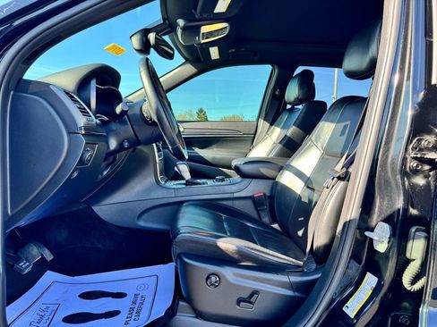 Used 2018 Jeep Grand Cherokee Limited w/ Luxury Group II image 16