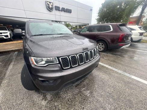 Used 2018 Jeep Grand Cherokee Laredo RWD image 6