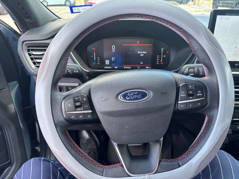 Used 2024 Ford Escape ST-Line w/ Tech Pack #1 FWD image 2