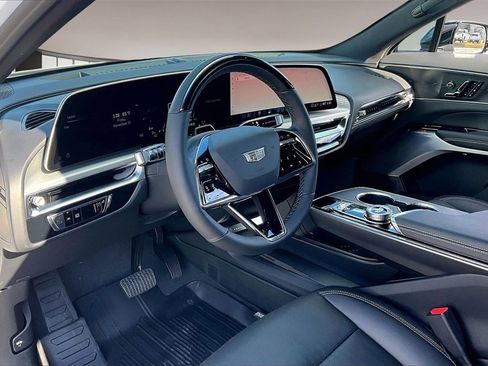 New 2026 Cadillac Lyriq Premium Luxury image 6