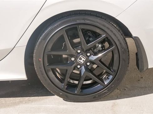 Used 2024 Honda Civic Sport image 6