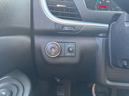 Used 2016 Chevrolet Traverse LT w/ Style and Technology Package image 24