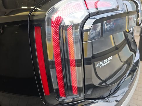 Used 2024 Kia Telluride EX w/ EX Captain's Chair Package image 36