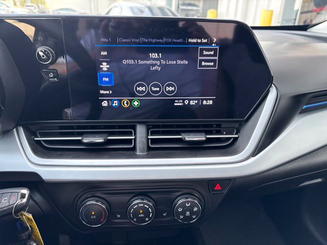 Used 2025 Chevrolet Trax LS w/ LS Convenience Package FWD image 13