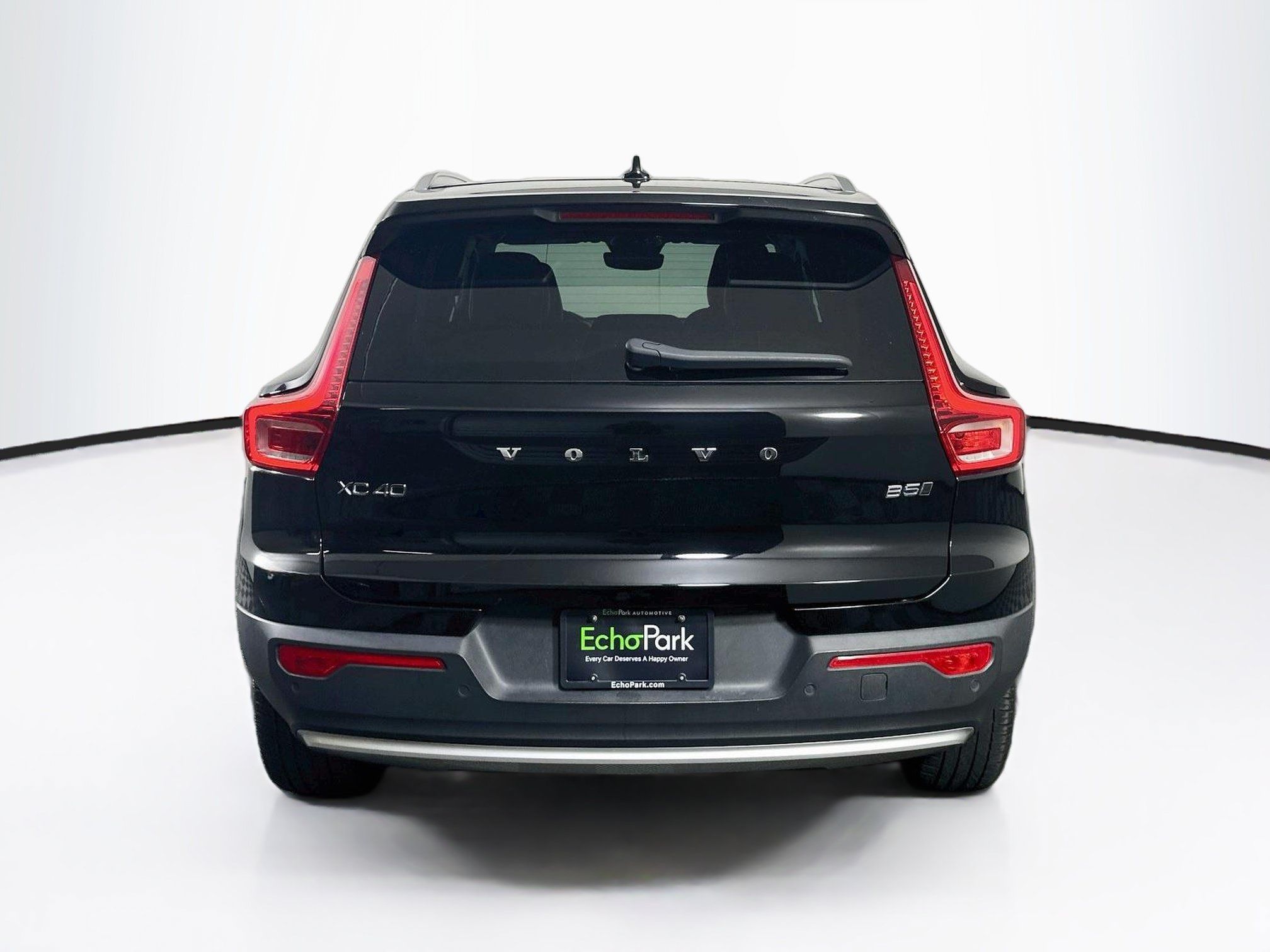 Used 2023 Volvo XC40 B5 Plus AWD/4WD image 7