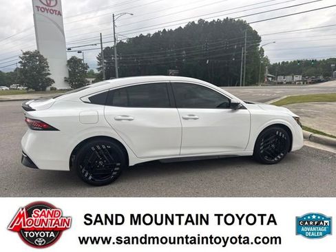 Used 2026 Nissan Sentra SR w/ SR Premium Package FWD image 2