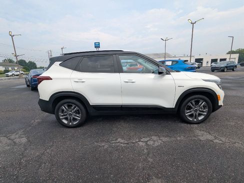 Used 2021 Kia Seltos S AWD/4WD image 8