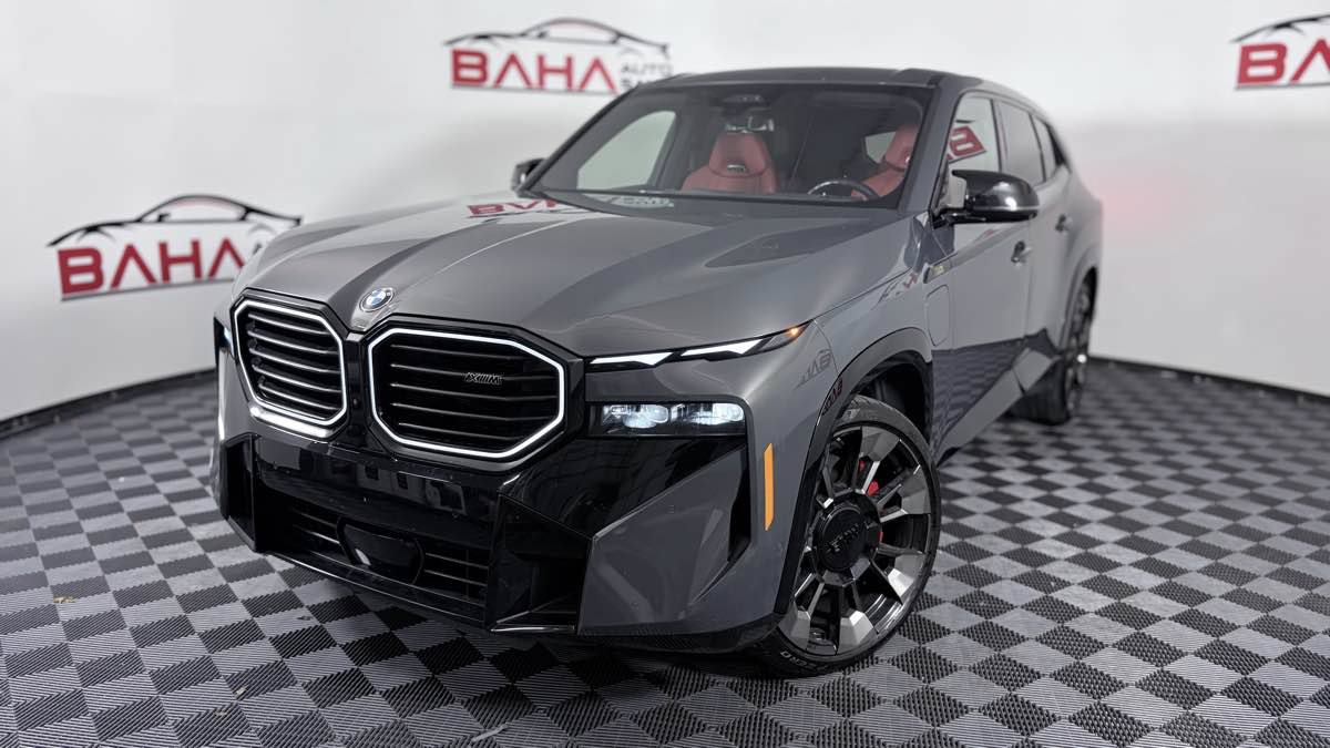 Used 2023 BMW XM AWD/4WD image 2