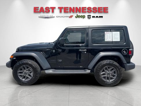 Used 2025 Jeep Wrangler Sport AWD/4WD image 6