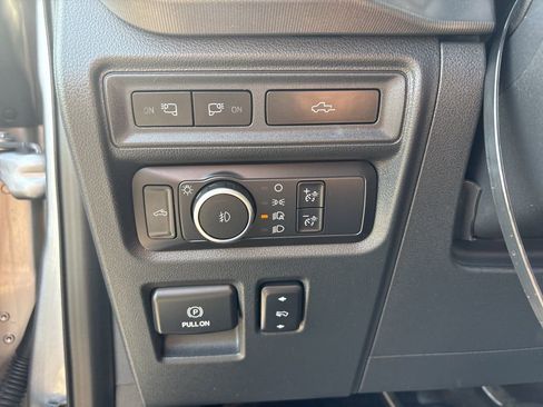 Used 2021 Ford F150 Platinum image 12