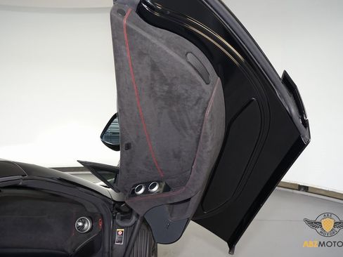 Used 2015 McLaren 650S Spider image 27