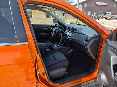 Used 2017 Nissan Rogue S w/ S Appearance Package image 20