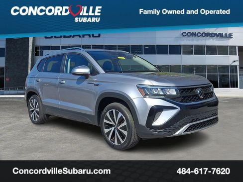 Used 2023 Volkswagen Taos SE w/ Panoramic Sunroof Package image 1