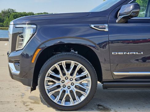 New 2026 GMC Yukon Denali w/ Denali Reserve Package AWD/4WD image 6