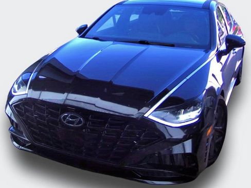 Used 2020 Hyundai Sonata SEL w/ Premium + Sunroof Package FWD image 2