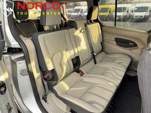 Used 2018 Ford Transit Connect XLT image 9