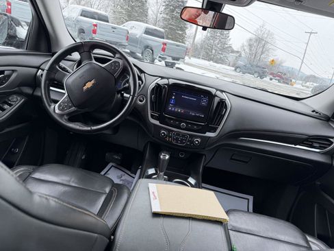 Used 2020 Chevrolet Traverse LT image 14
