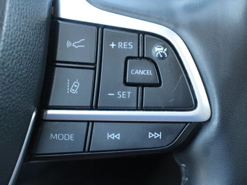 Used 2022 Toyota Highlander Platinum AWD/4WD image 28