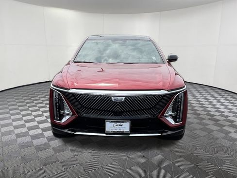 New 2025 Cadillac Lyriq Luxury image 2