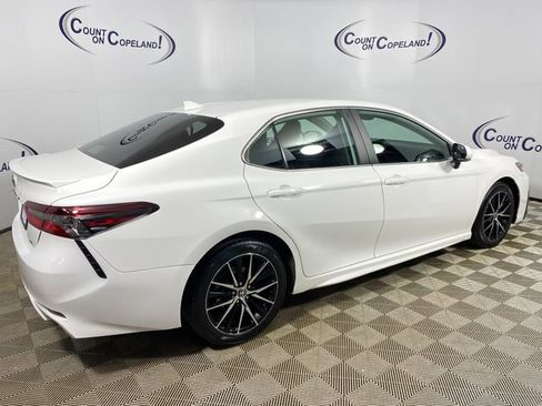 Used 2024 Toyota Camry SE FWD image 7