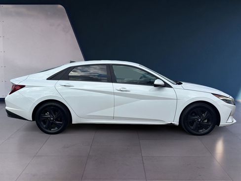 Used 2023 Hyundai Elantra SEL image 6