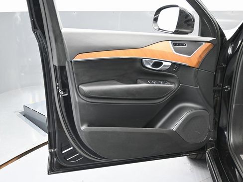 Used 2023 Volvo XC90 T8 Plus image 42