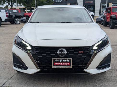Used 2024 Nissan Altima 2.5 SR w/ SR Premium Package FWD image 6