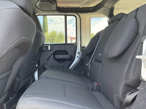 Used 2023 Jeep Wrangler Unlimited AWD/4WD image 19