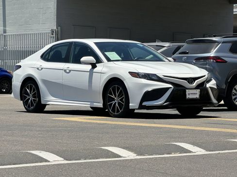 Used 2024 Toyota Camry SE FWD image 8