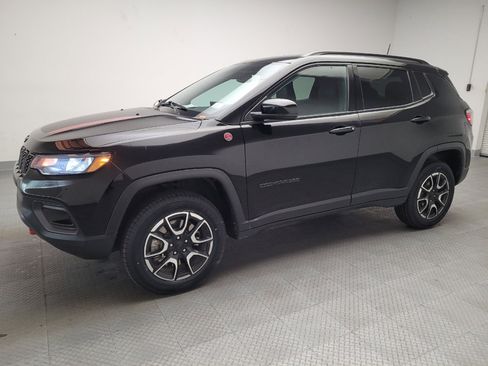 Used 2024 Jeep Compass Trailhawk image 2