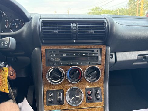 Used 2001 BMW Z3 3.0i RWD image 24