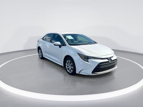 Used 2026 Toyota Corolla LE FWD image 2