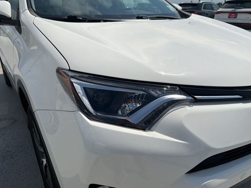 Used 2016 Toyota RAV4 XLE w/ Convenience Package FWD image 12