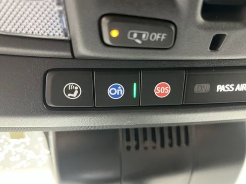 Certified 2024 Chevrolet Silverado 2500 ZR2 w/ Technology Package image 32