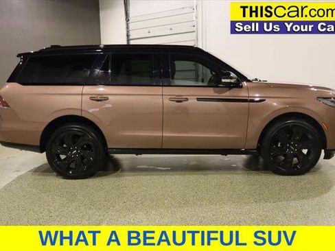 Used 2025 Lincoln Navigator Black Label AWD/4WD image 8
